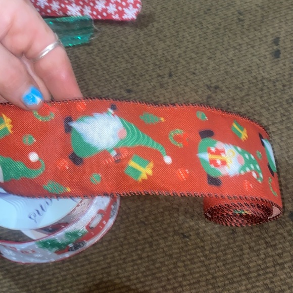 2.5 “CHRISTMAS wire ribbon lot of 3 - Picture 3 of 4